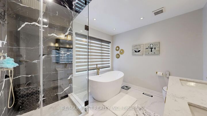 Property Photo: 31 Mulholland Drive ON L4J 7T7