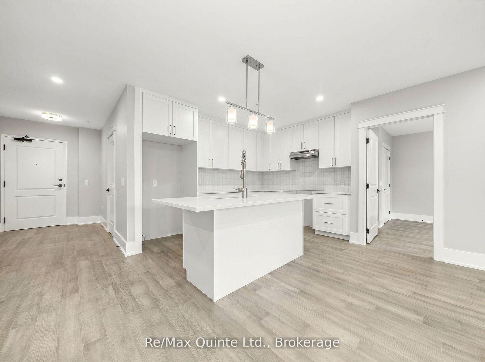 Property Photo: 17 Cleave Avenue 405 ON K0K 2T0