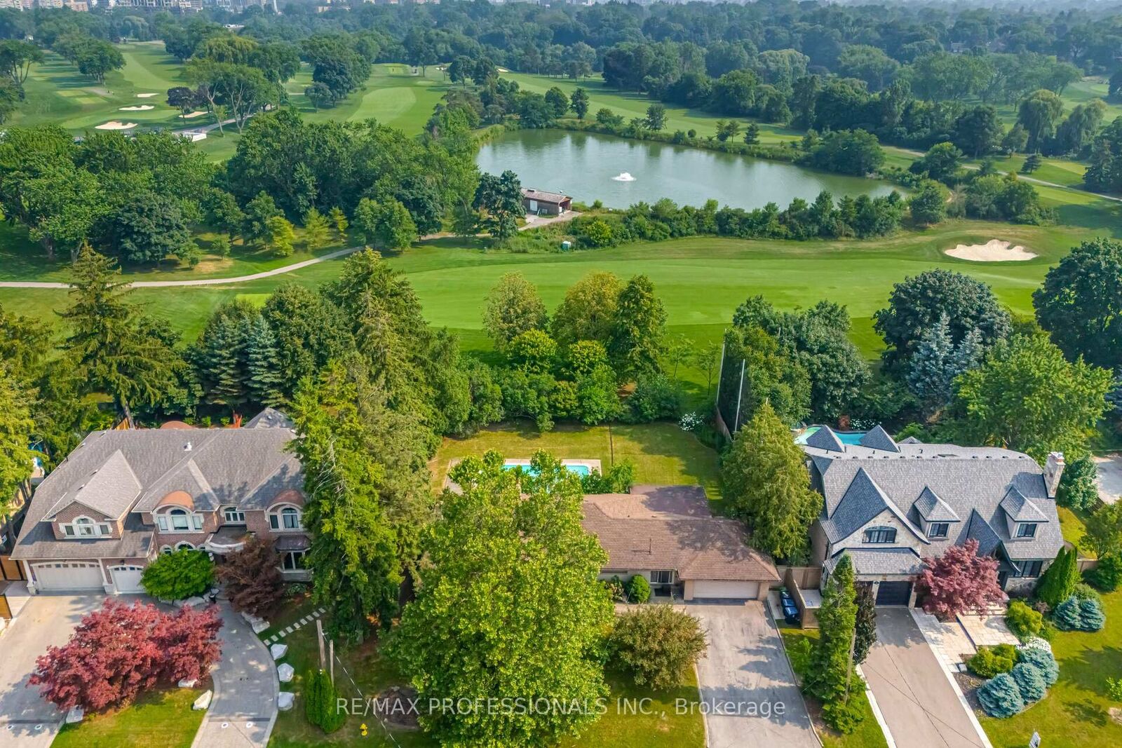 Property Photo:  55 Bywood Drive  ON M9A 1M1 