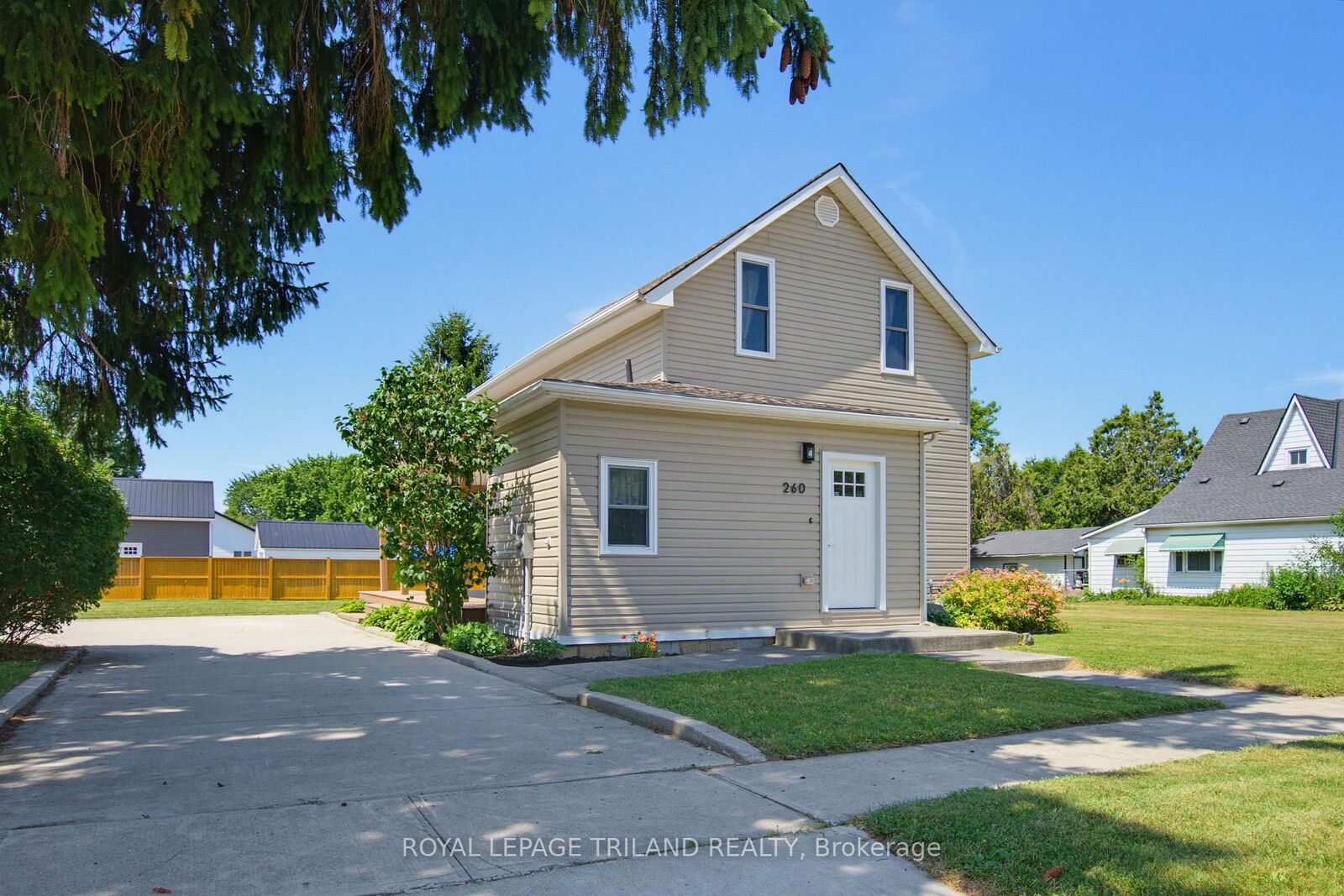 Property Photo:  260 Graham Street  ON N0L 2P0 