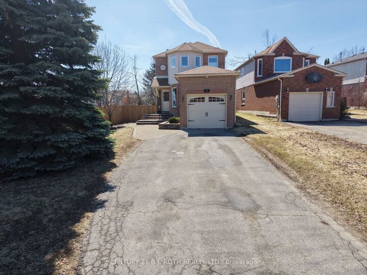 9 Laidlaw Drive N — photo 1