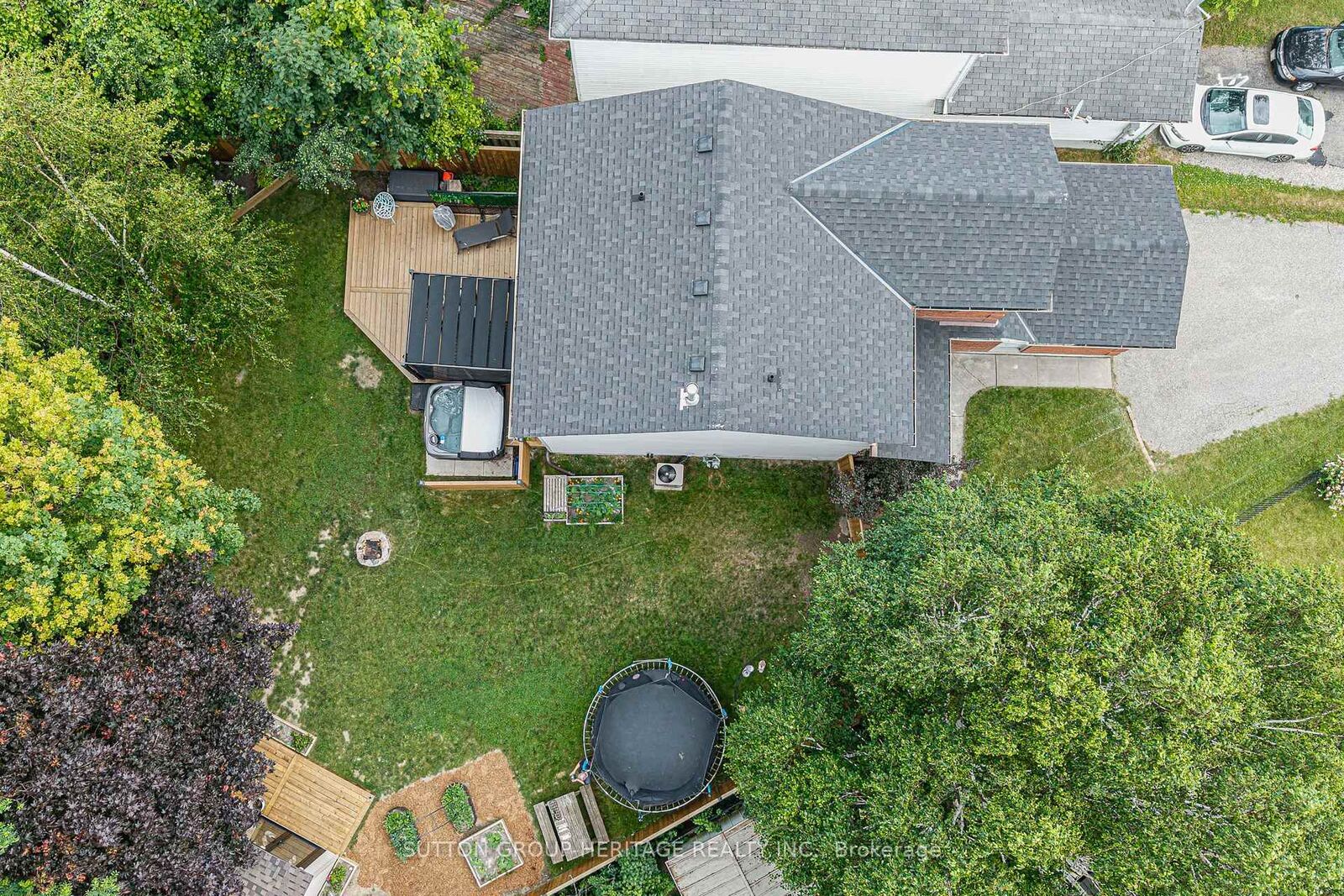 Property Photo:  12 Curtis Court  ON L1A 4H5 
