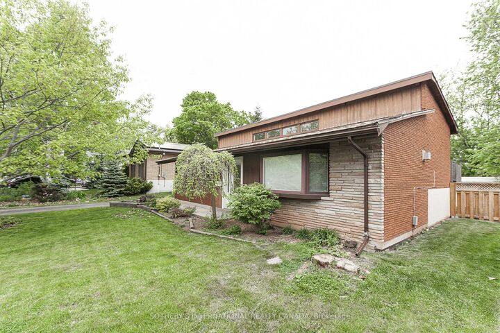 Property Photo:  