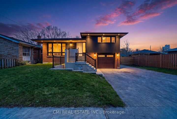 Property Photo: 39 Earlton Road ON M1T 2R4