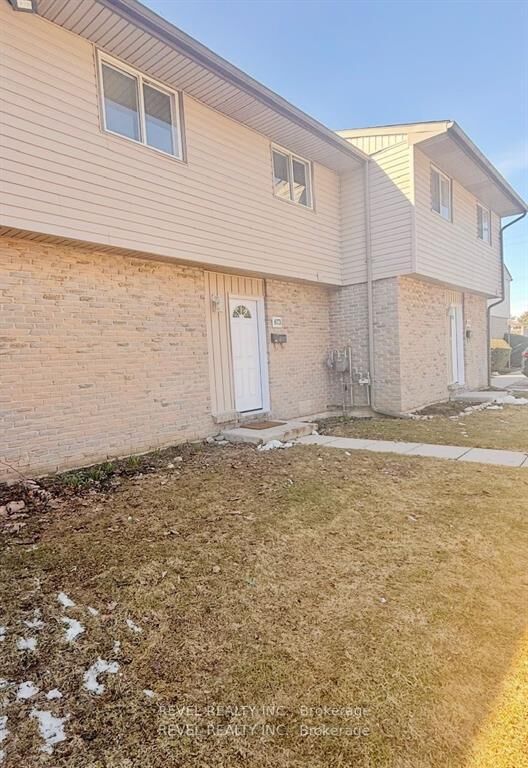 Property Photo:  873 Southdale Road E  ON N6E 1V7 