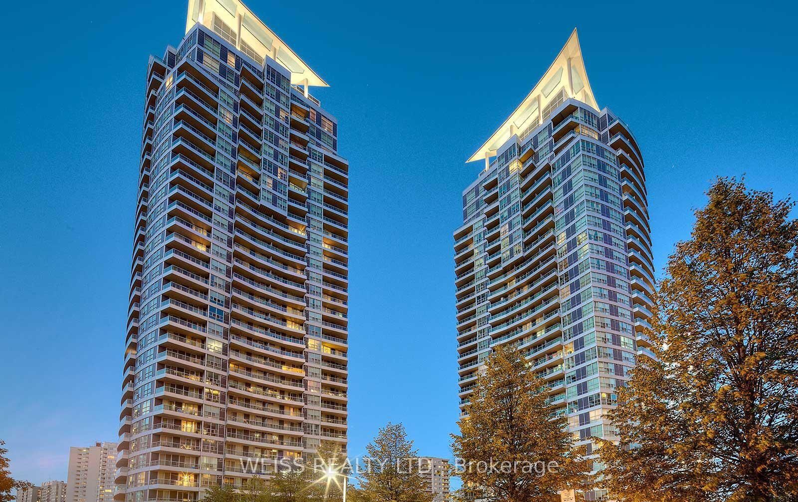 Property Photo: 33 Elm Drive 310 ON L5B 4M2