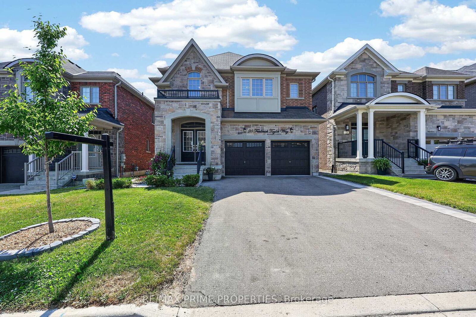 Property Photo: 28 Frederick Taylor Way ON L0G 1M0