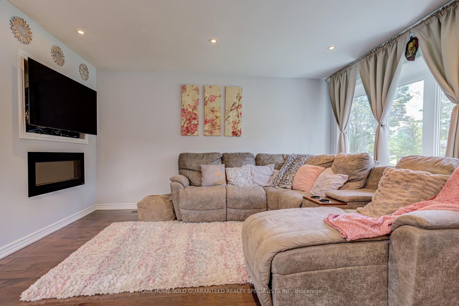 Property Photo: 5 Hallow Crescent ON M9W 2V8