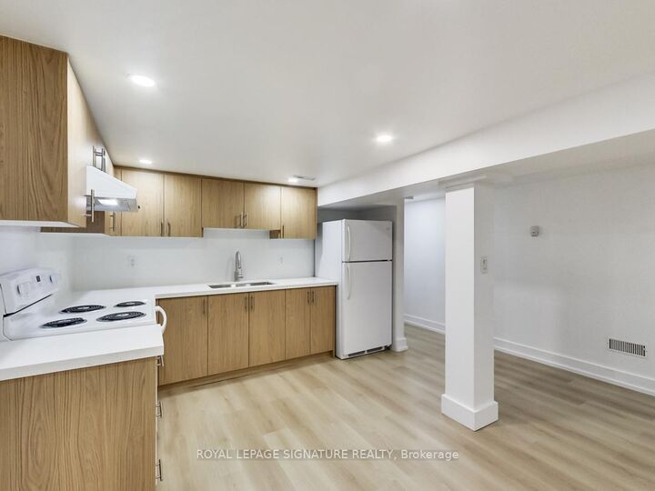 Property Photo:  896 Bathurst Street Bsmt  ON M5R 3G3 