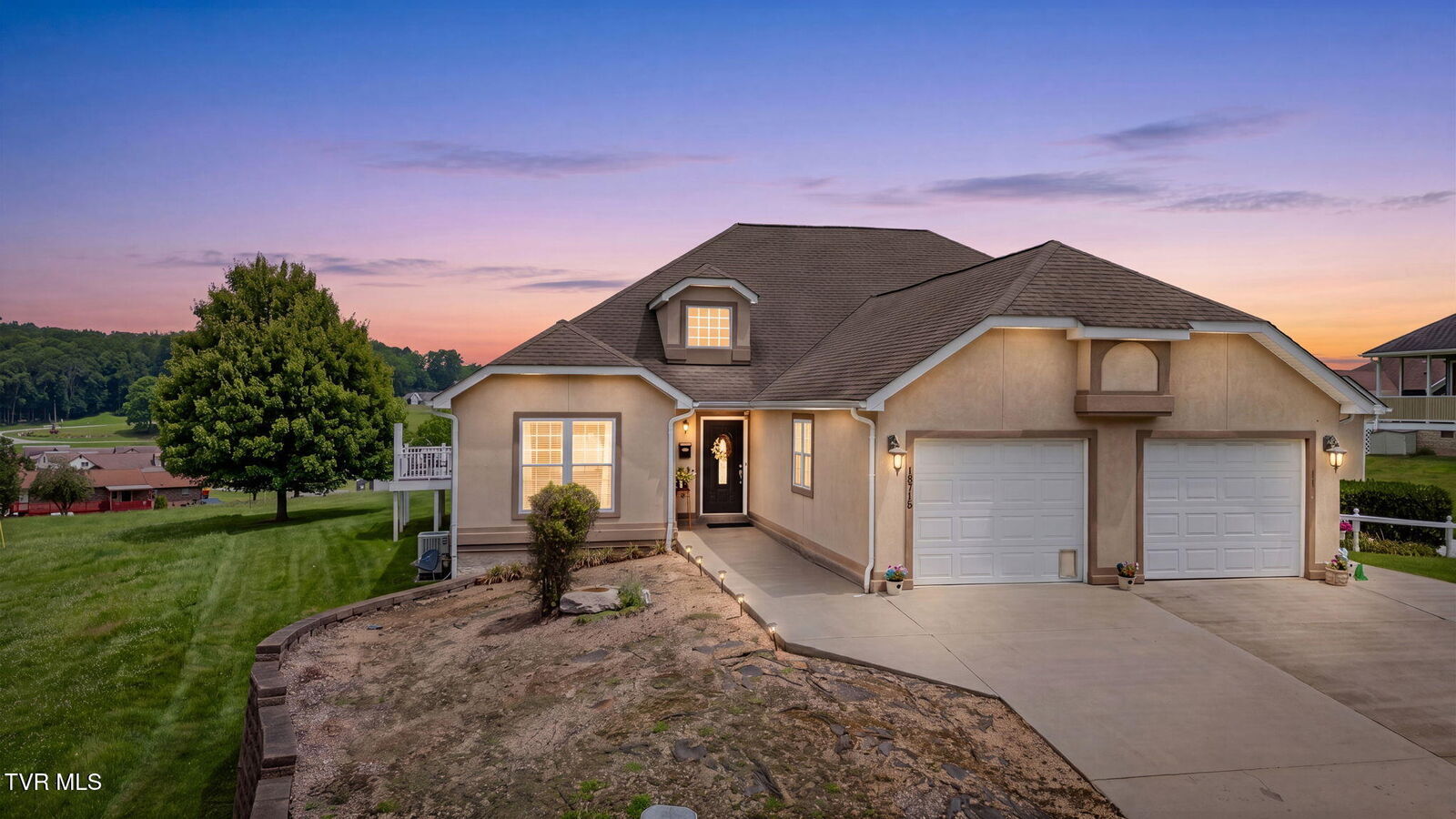Property Photo: 18518 Keeneland Lane VA 24211