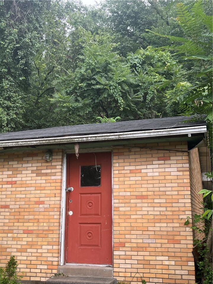 Property Photo: 452 Hochberg Road PA 15235