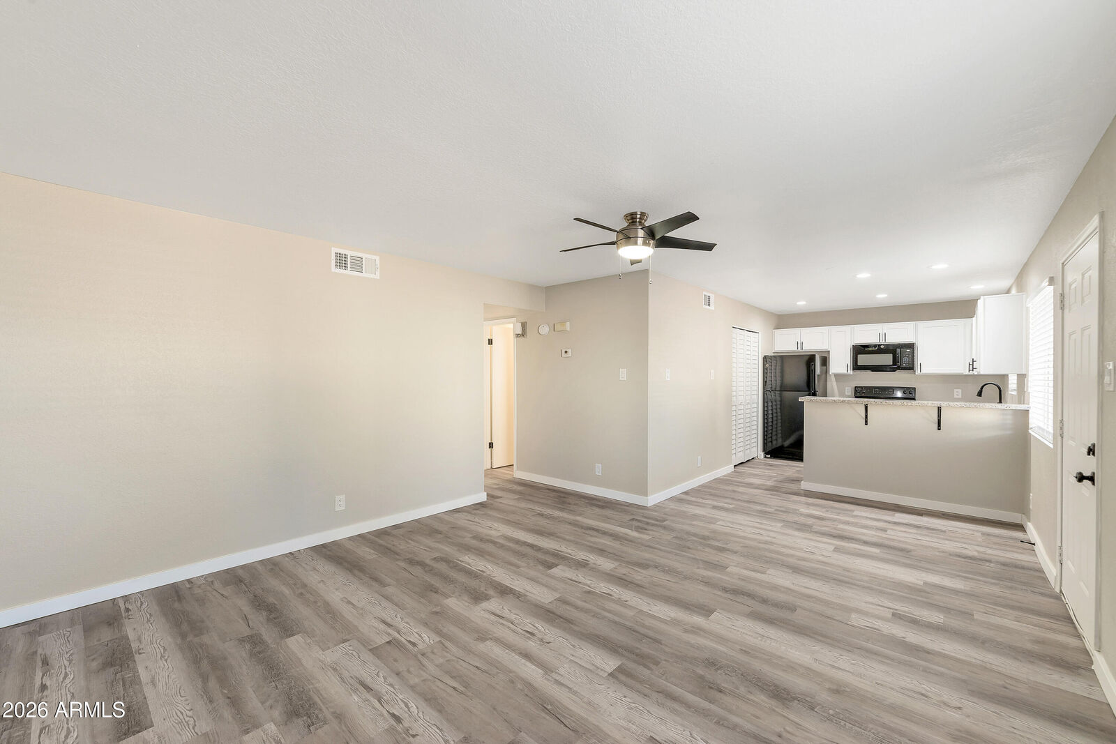 Property Photo:  2726 E Beck Lane  AZ 85032 