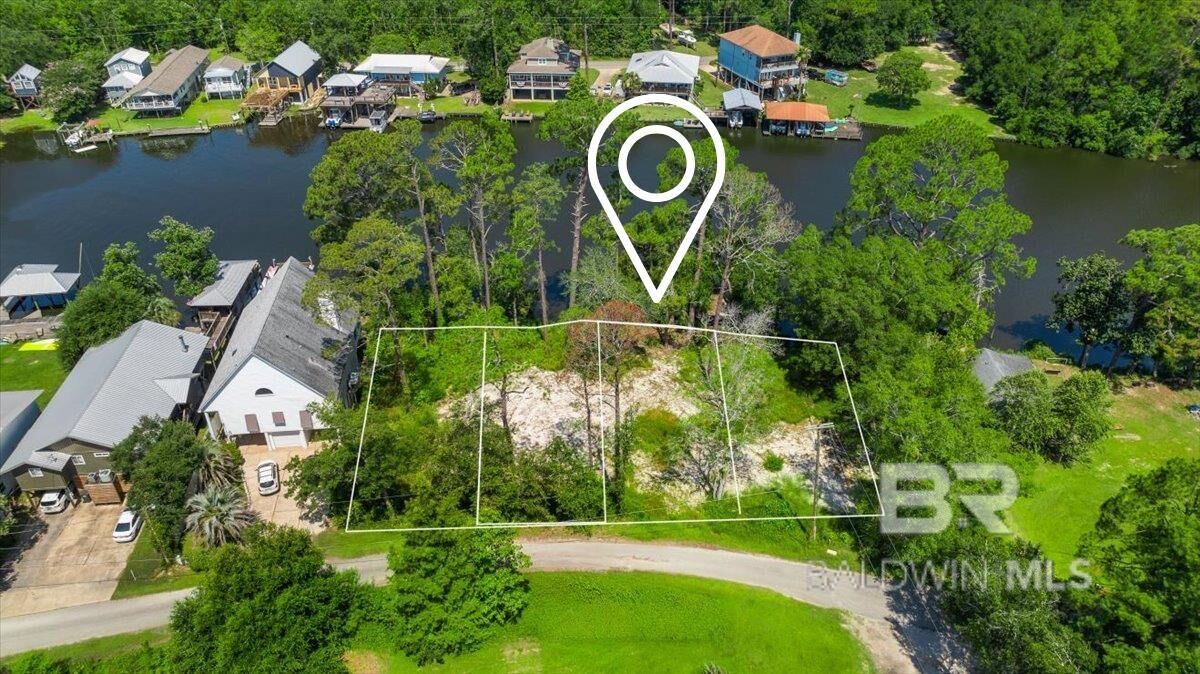 Property Photo: 16071 River Drive AL 36580
