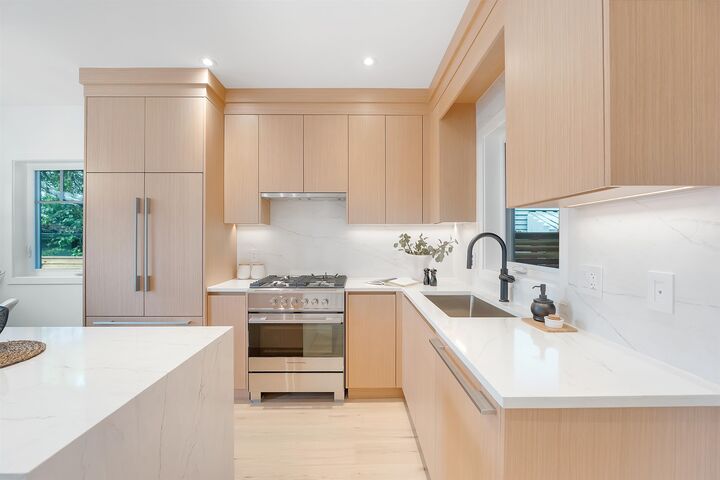 Property Photo:  265 W 6th Street  BC V7M 1K7 