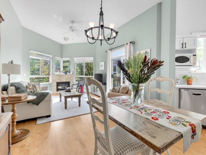 Property Photo: 128 W 8th Street 413 BC V7M 3M1
