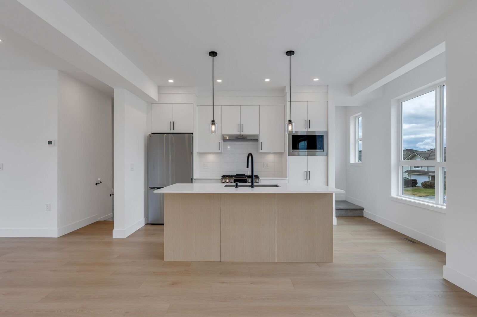 Property Photo: 30501 Robin Drive 4 BC V2T 0M5