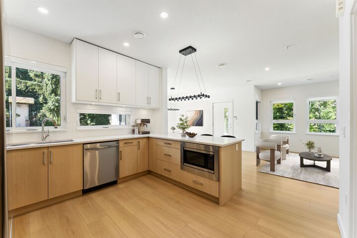 Property Photo: 844 St. Denis Avenue BC V7J 2G4