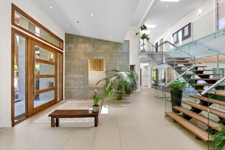 Property Photo: 388 Hidhurst Place BC V7S 1K1