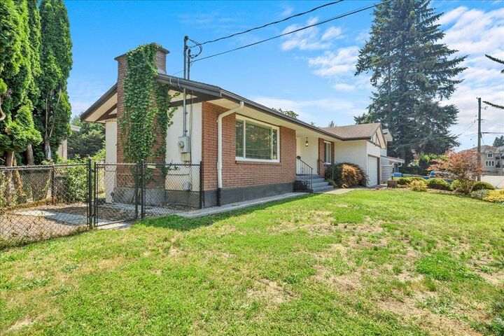 Property Photo: 2690 Sheffield Way BC V2S 4B8