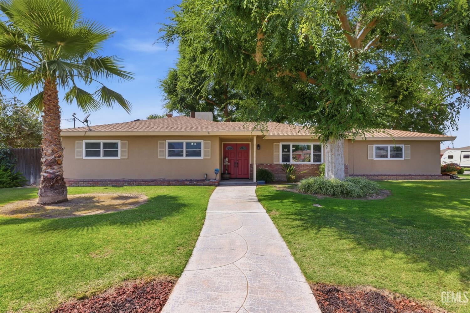 Property Photo: 11600 Whippoorwill Lane CA 93312