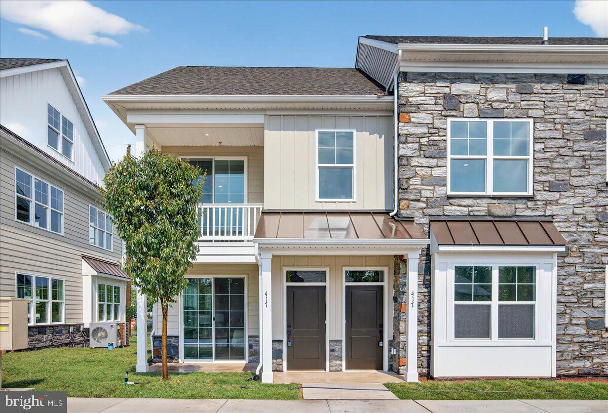 Property Photo: 415 Isabelle Court 201 PA 19438