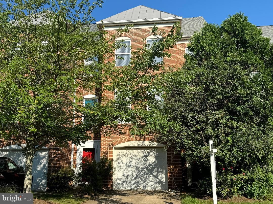 Property Photo:  12097 Edgemere Circle  VA 20190 