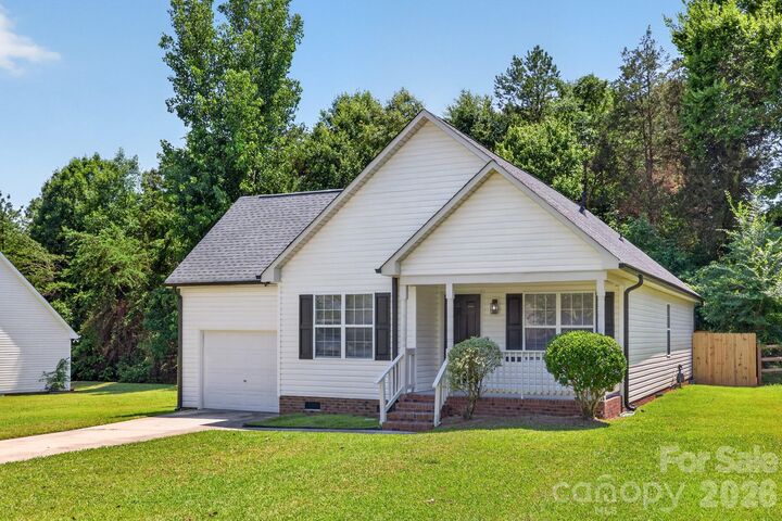 Property Photo: 1001 Loch Lomond Circle NC 28025