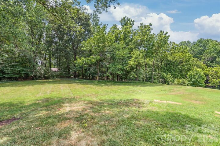 Property Photo:  8410 Cricket Lake Drive  NC 28277 