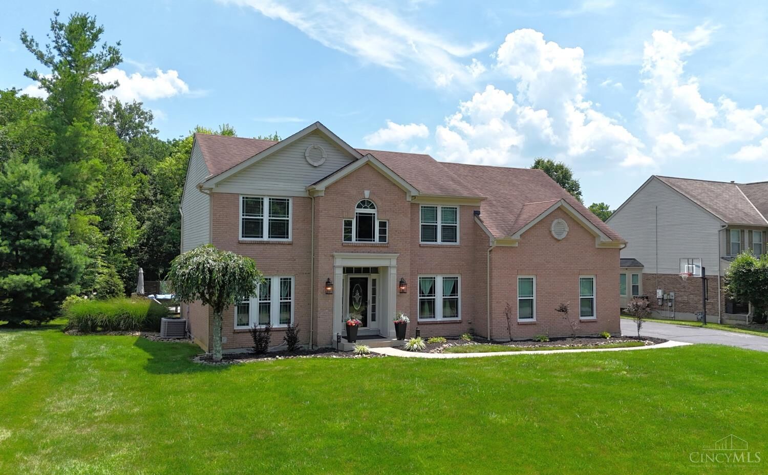 Property Photo: 5594 Autumn Wynd Lane OH 45150