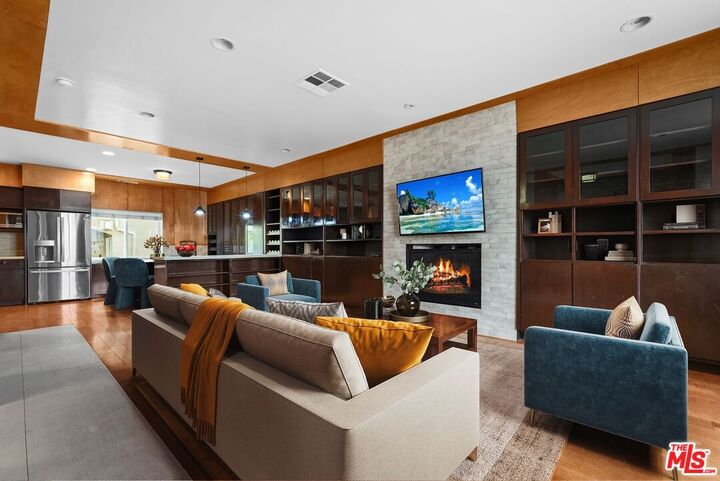 Property Photo: 1743 S Barrington Ave CA 90025