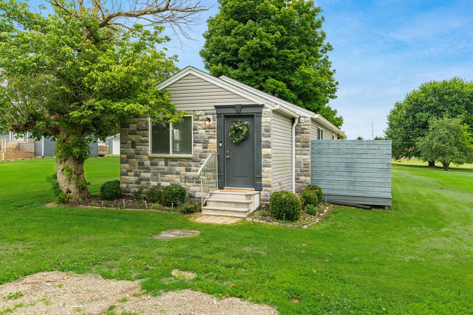 Property Photo:  5055 Lancaster Kirkersville NW Road  OH 43105 