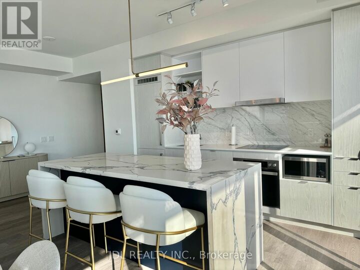 Property Photo: 55 Cooper Street 5811 ON M5E 0G1