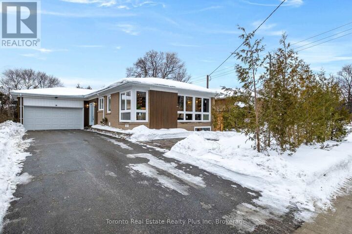 Property Photo:  3 Blithfield Avenue  ON M2K 1X9 