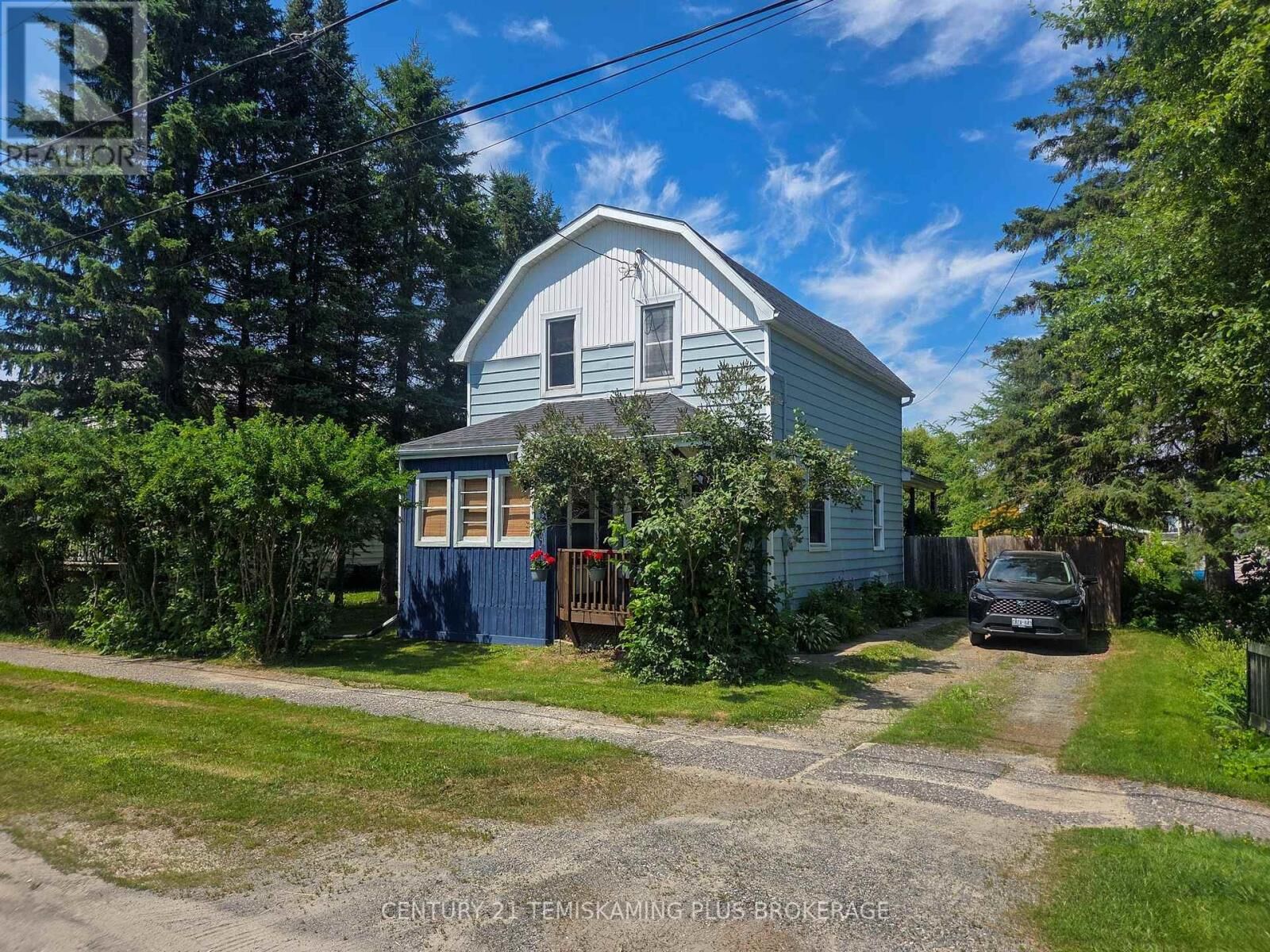 Property Photo: 75 Fifth Avenue ON P0J 1H0