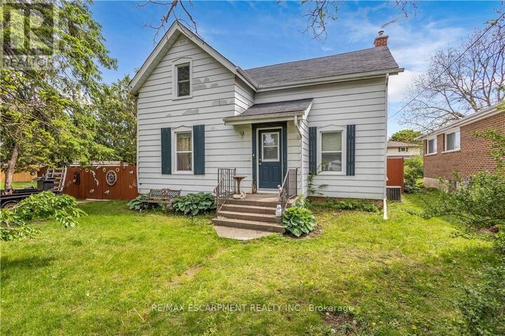 Property Photo: 35 James Avenue ON N3S 6Y2
