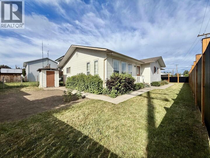 Property Photo: 4215 Mountainview Crescent BC V0J 2N0