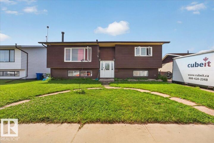 Property Photo:  5215 50 Av  AB T0B 0S0 