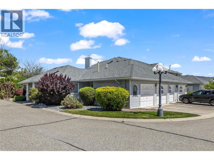 3370 Casorso Road 15 — photo 1