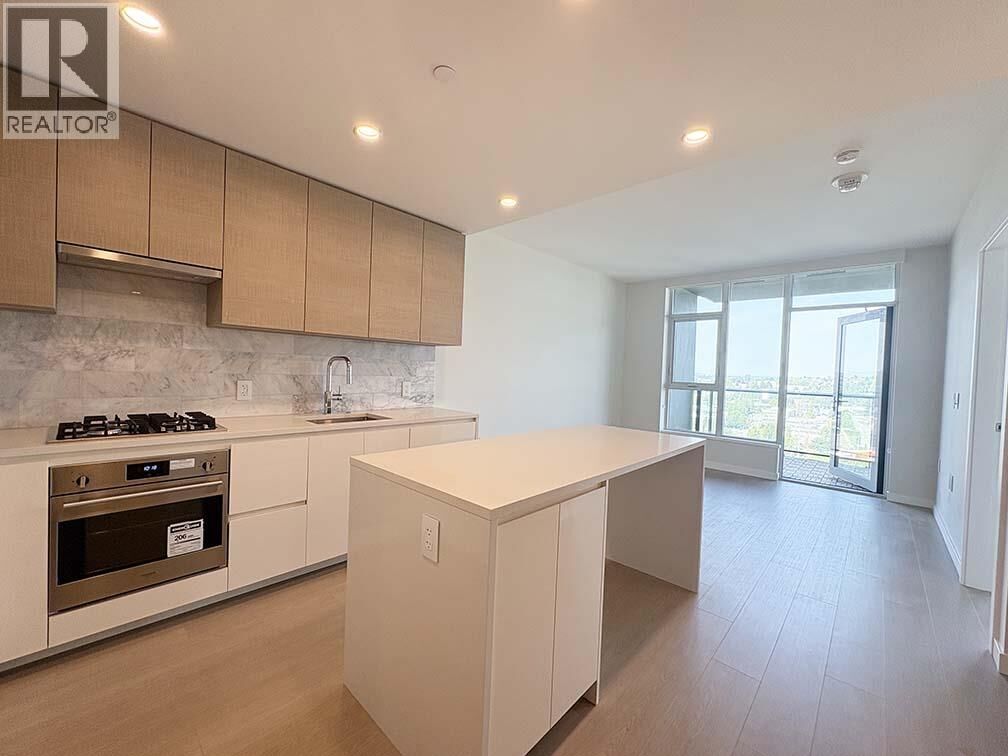 Property Photo:  2108 Gilmore Avenue 1503  BC V5C 0N8 