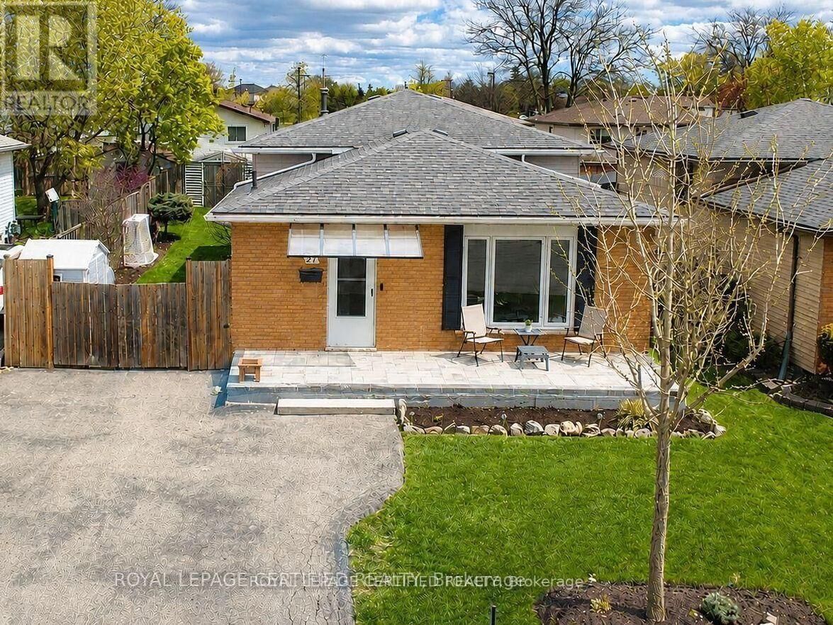 Property Photo:  27 Lambert Street  ON L8V 4N6 