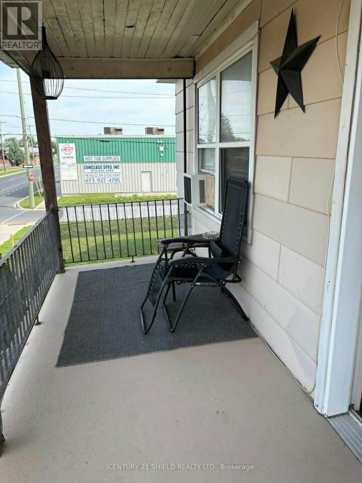 Property Photo:  735 Sydney Street  ON K6H 3J5 