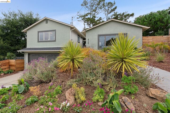 Property Photo: 4725 Scotia Ave CA 94605