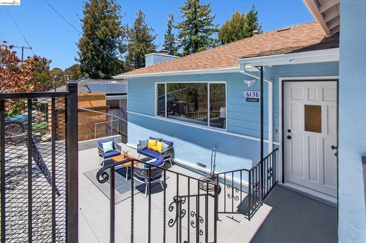 Property Photo: 6138 Oakdale Ave CA 94605