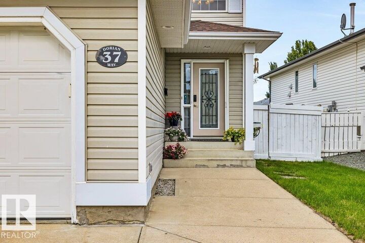 Property Photo:  37 Dorian Way  AB T8H 1Y2 