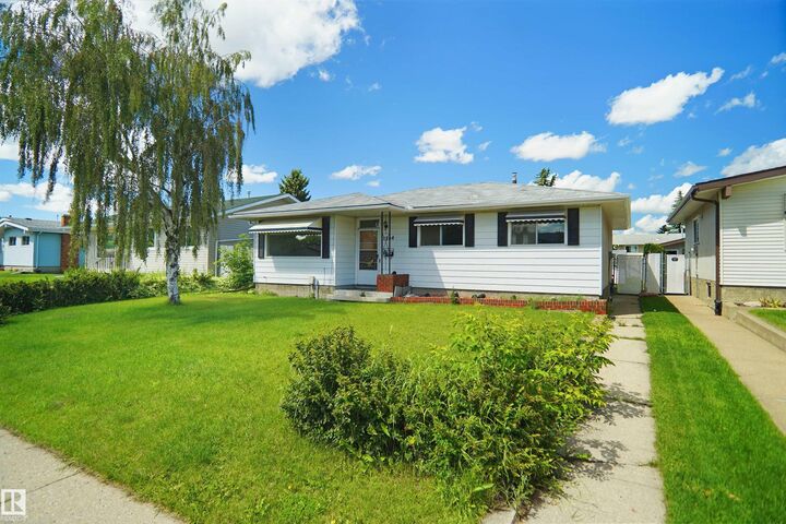 Property Photo:  7804 143 Avenue NW  AB T5C 2R1 