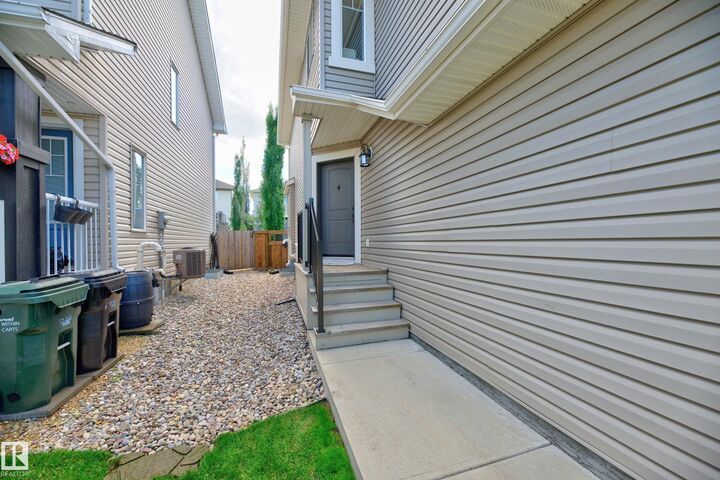 Property Photo:  197 Summerstone Lane  AB T8H 0K2 