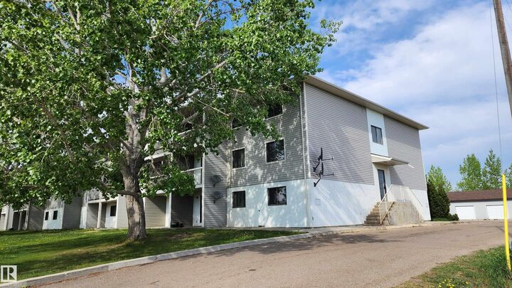 Property Photo: 5705 51 Street 304 AB T0A 1A0