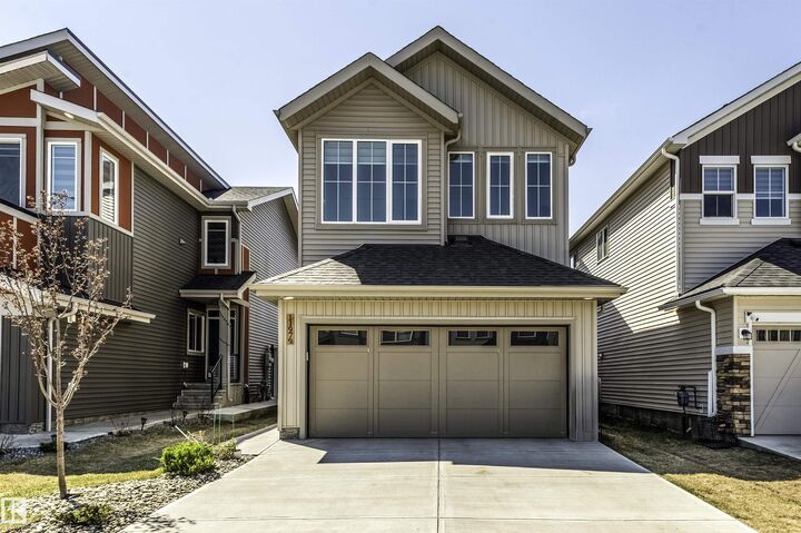 11979 34 Avenue SW — photo 1