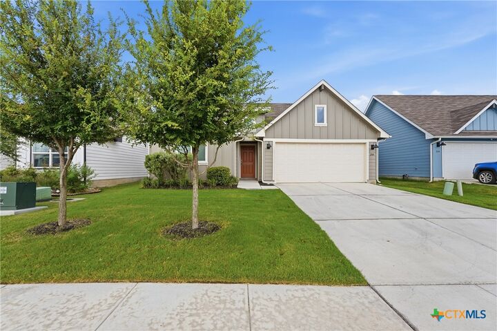 Property Photo:  208 Ida Loop  TX 78155 