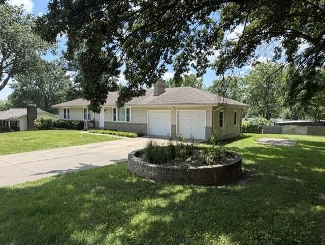 Property Photo: 10201 W 69th Street KS 66203